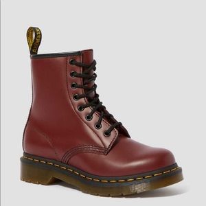 DR MARTENS (worn once!!)